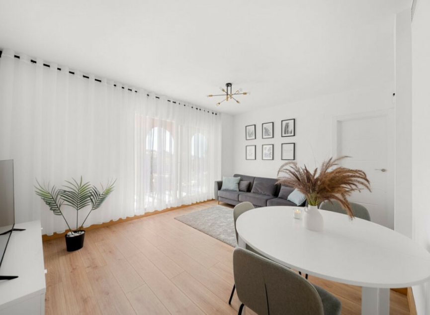 Resale - Apartment -
Torrequebrada