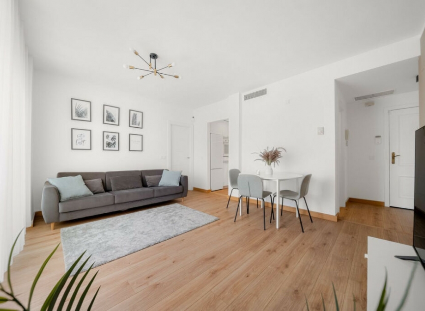 Resale - Apartment -
Torrequebrada