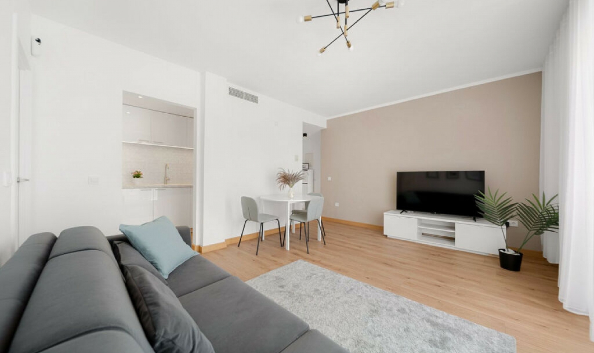 Resale - Apartment -
Torrequebrada