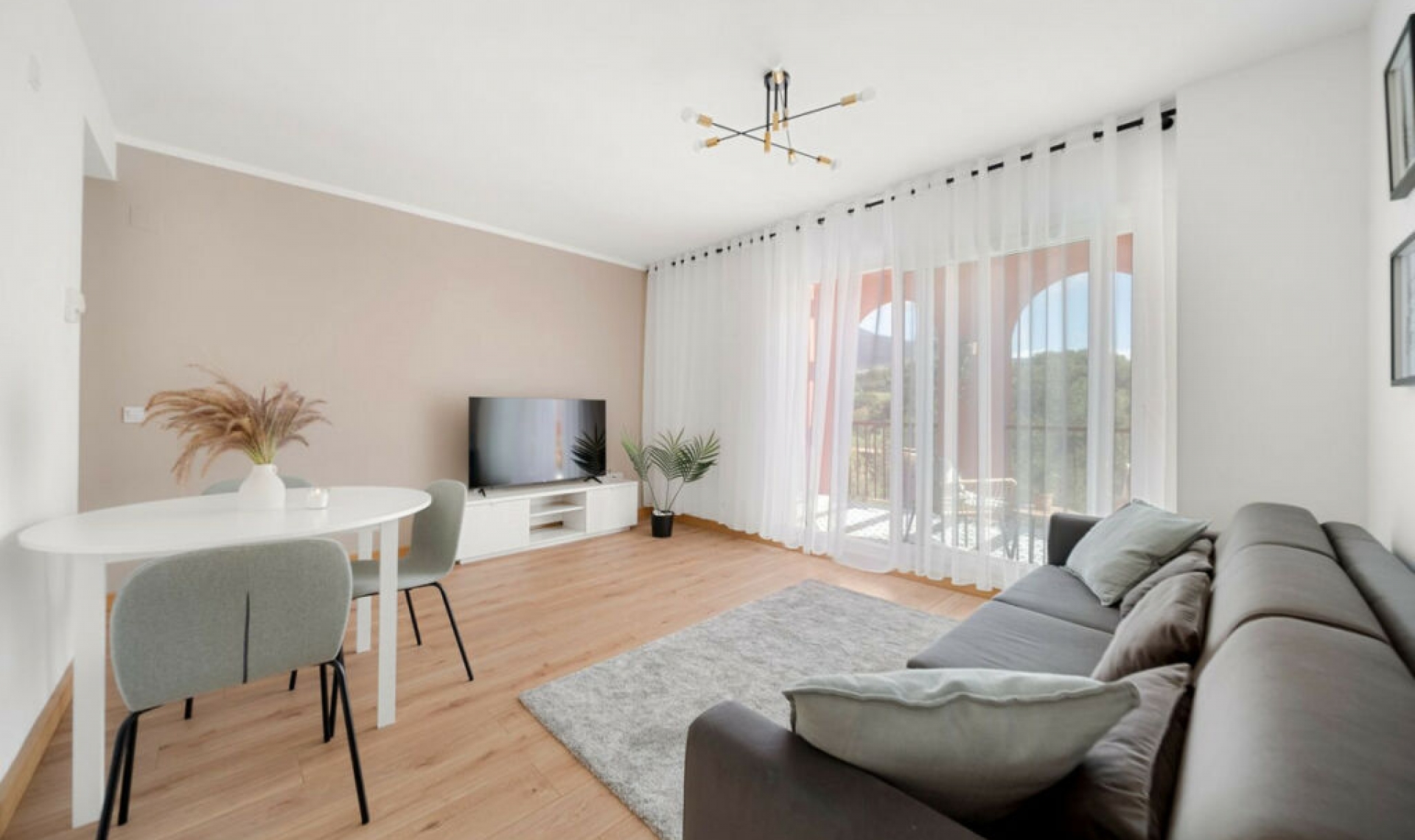 Resale - Apartment -
Torrequebrada