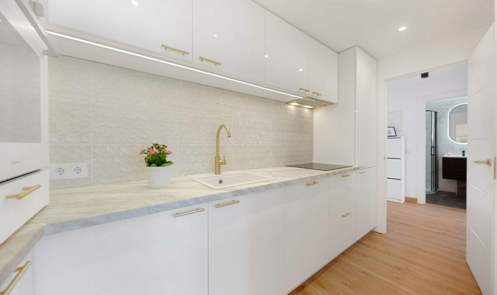 Resale - Apartment -
Torrequebrada