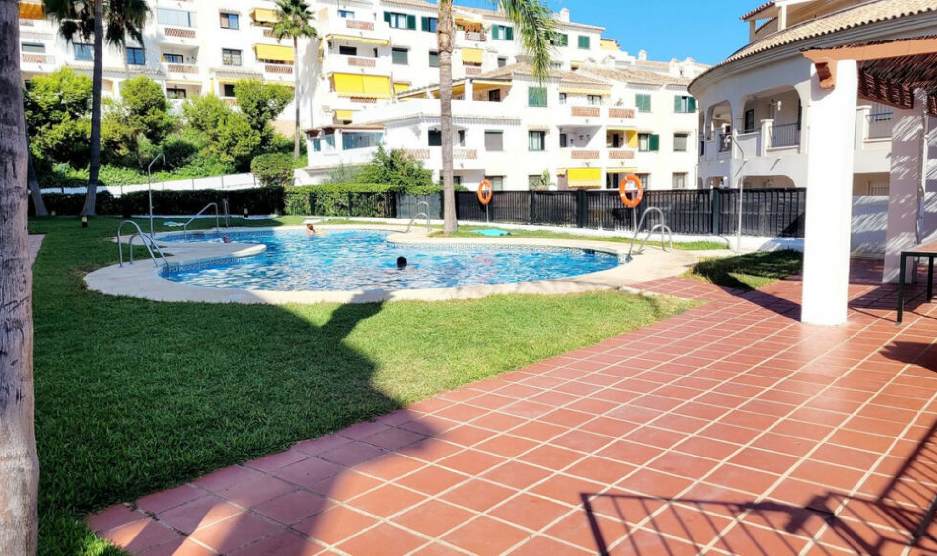 Resale - Apartment -
Torrequebrada