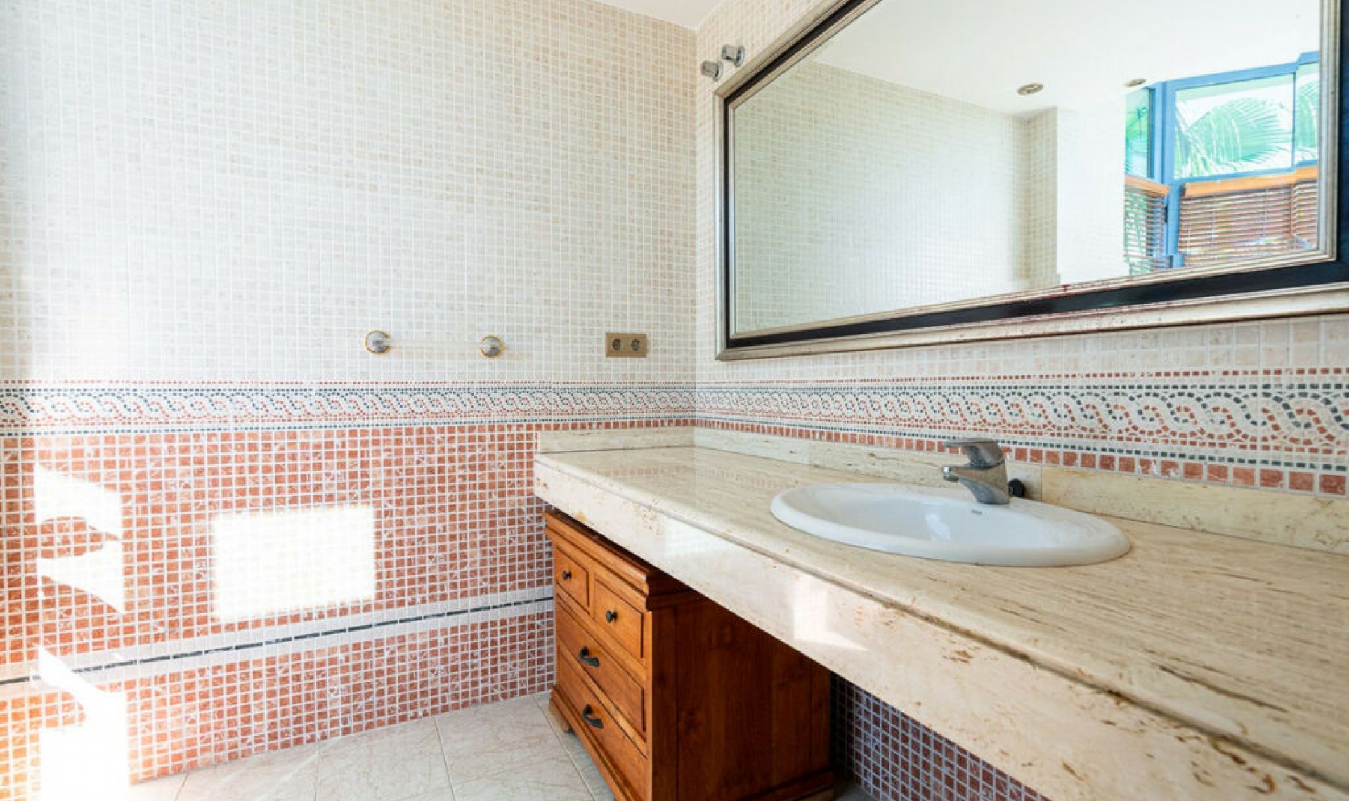 Resale - Apartment -
Torrequebrada