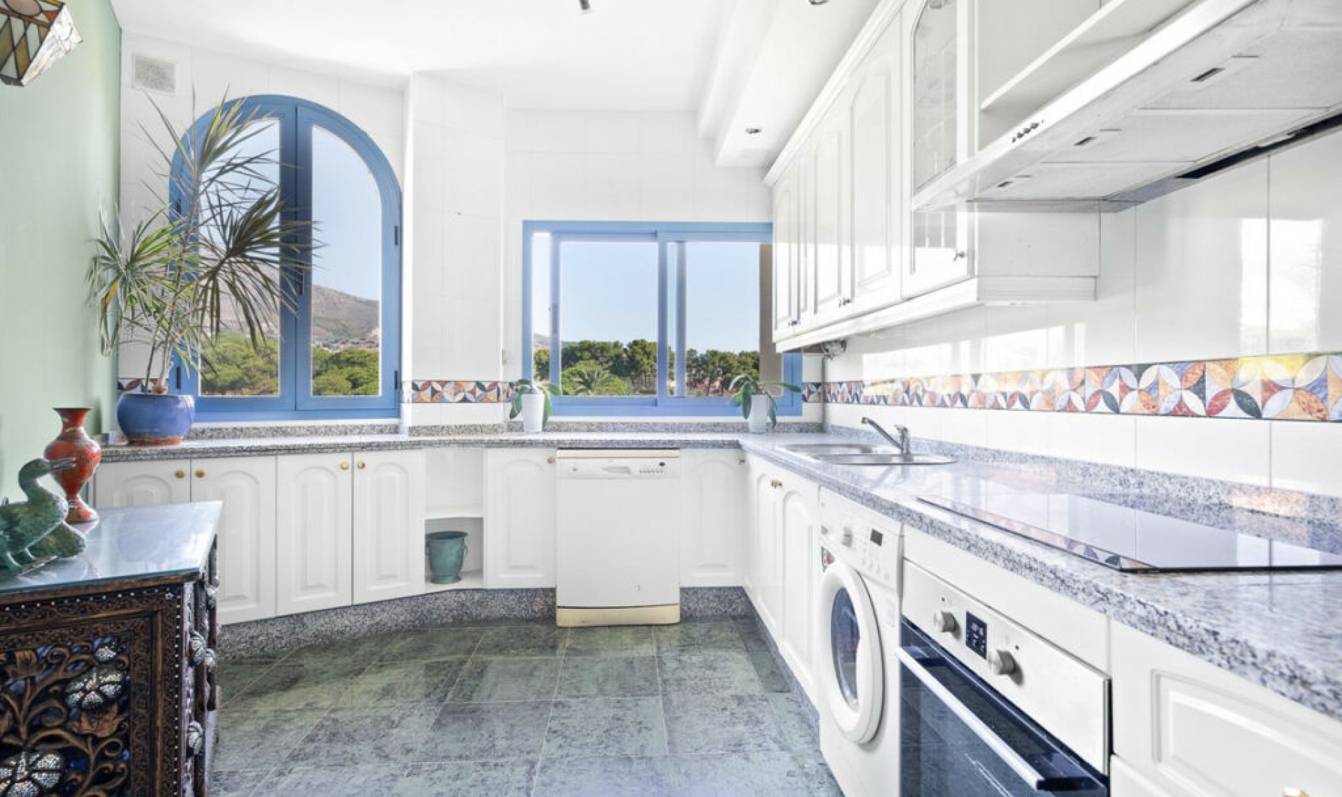 Resale - Apartment -
Torrequebrada