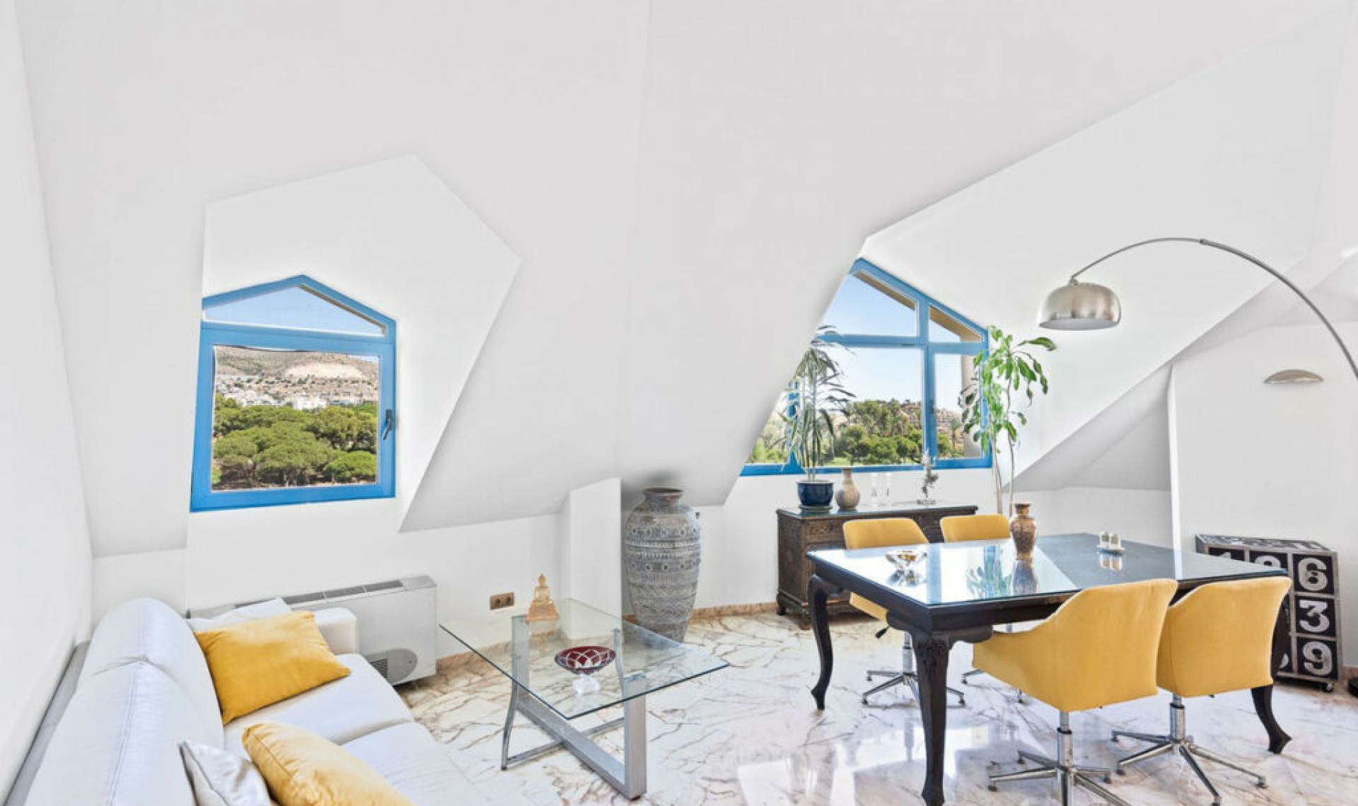 Resale - Apartment -
Torrequebrada