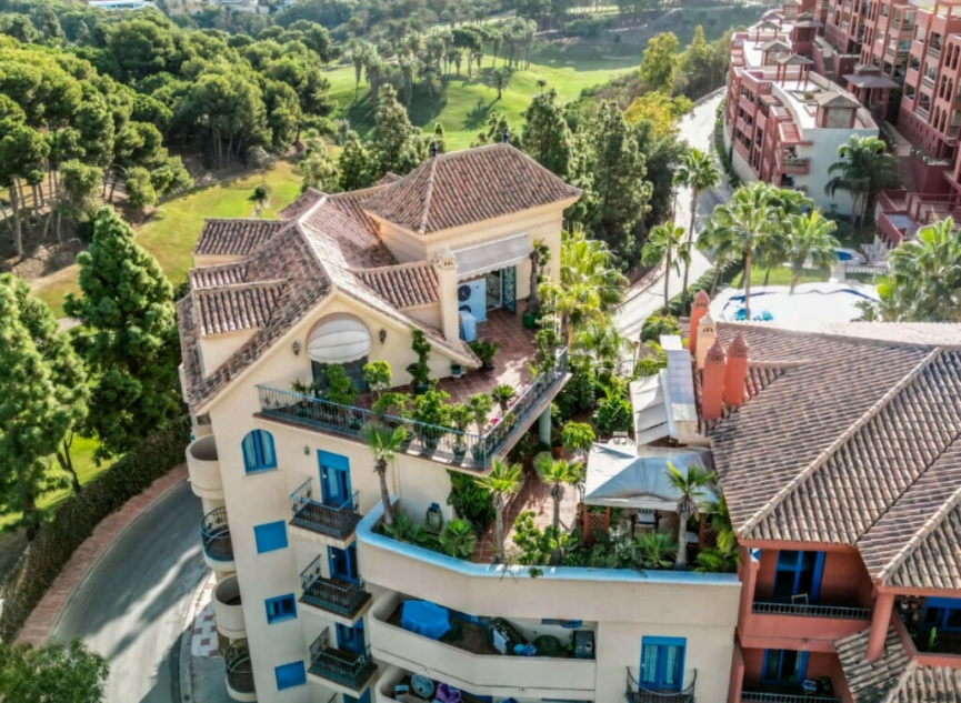 Resale - Apartment -
Torrequebrada