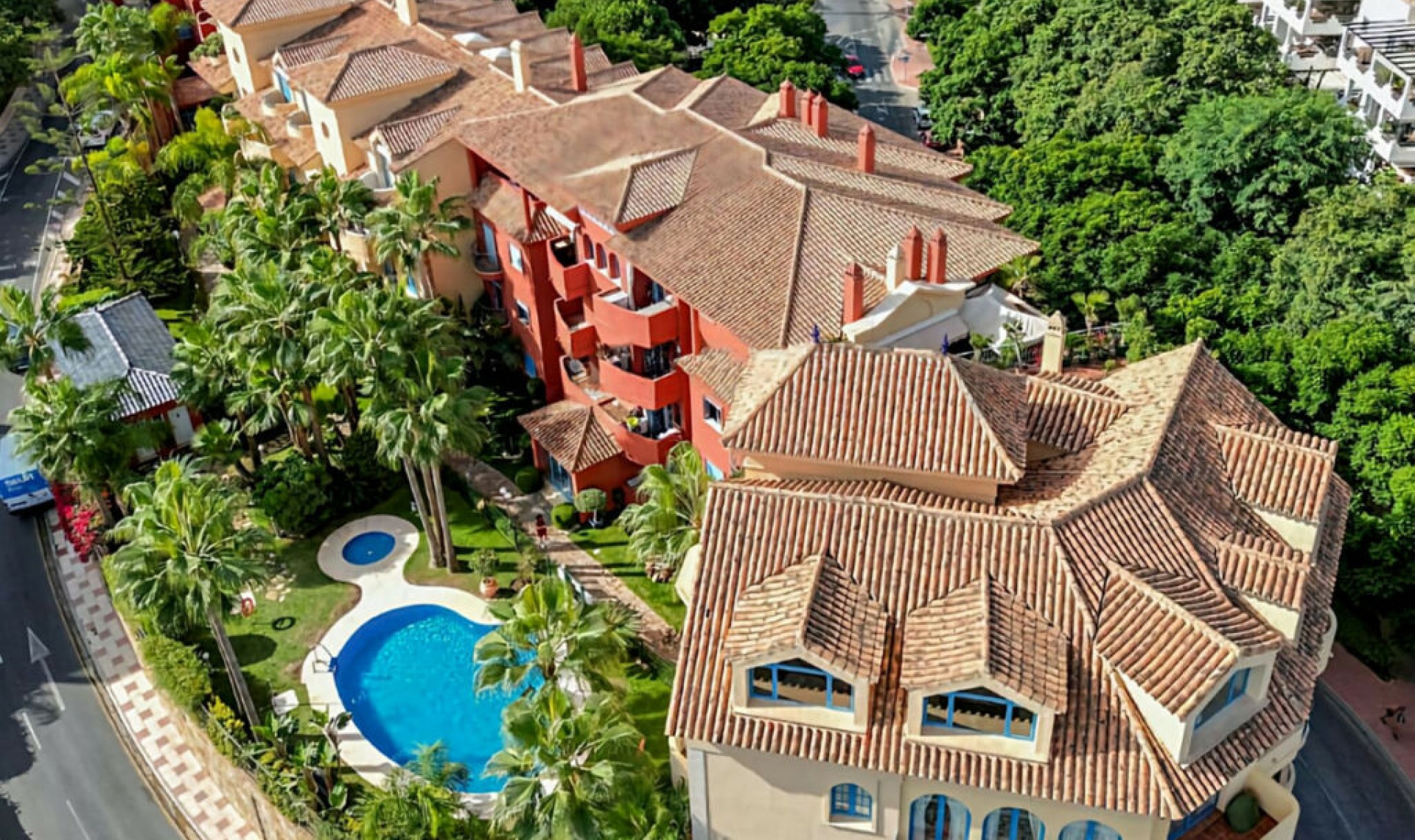 Resale - Apartment -
Torrequebrada