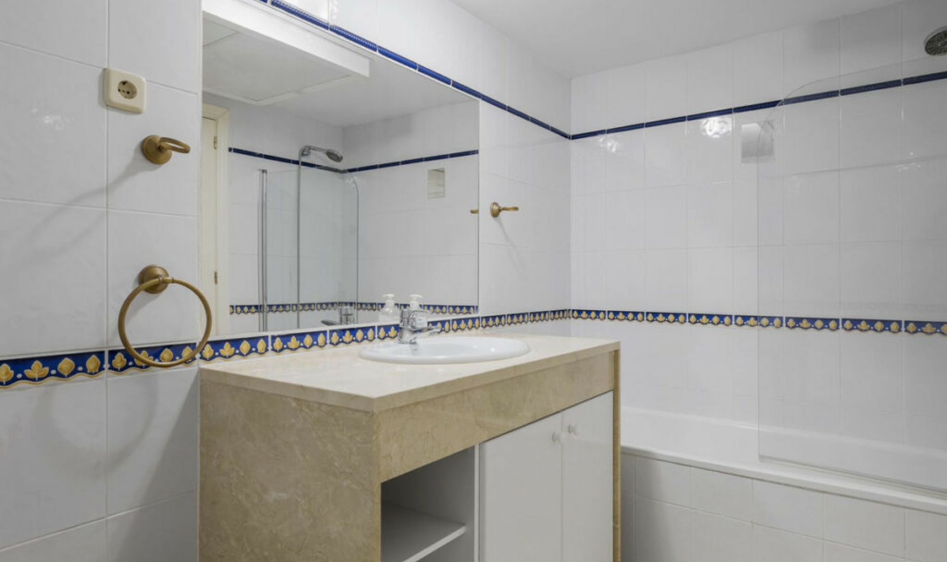 Resale - Apartment -
Torrequebrada