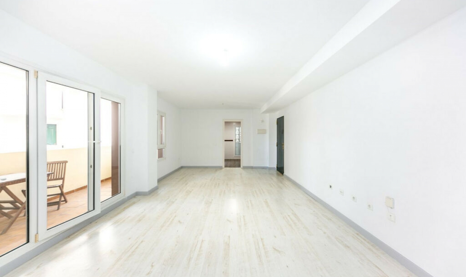 Resale - Apartment -
Torrequebrada