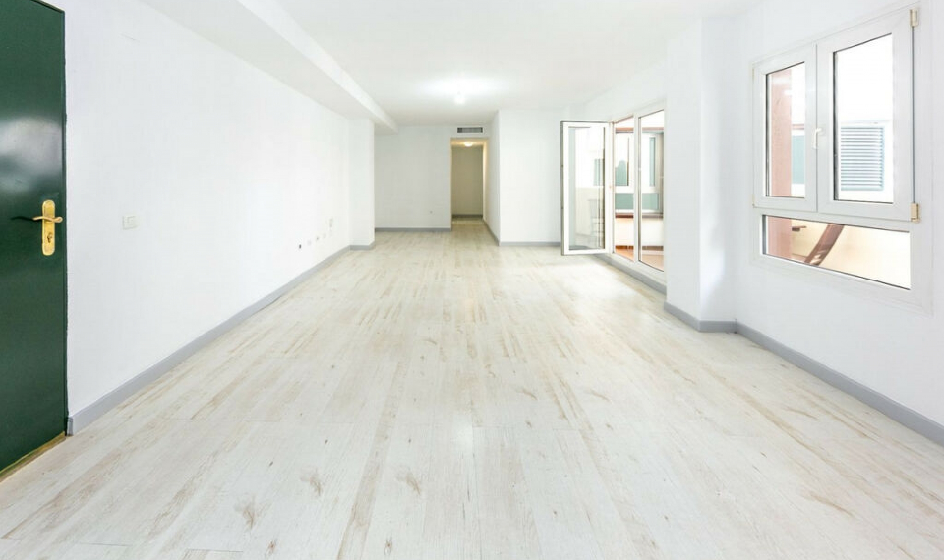 Resale - Apartment -
Torrequebrada