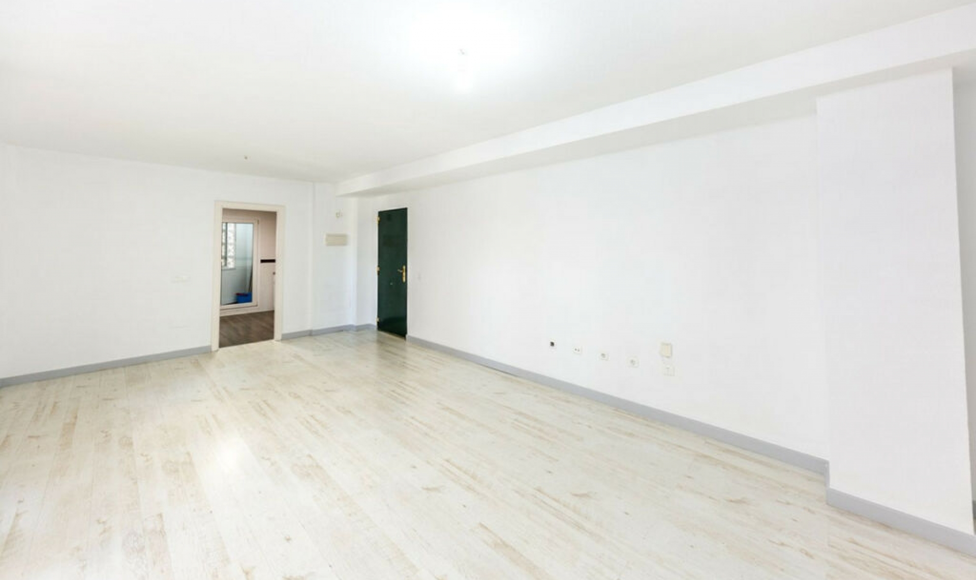 Resale - Apartment -
Torrequebrada