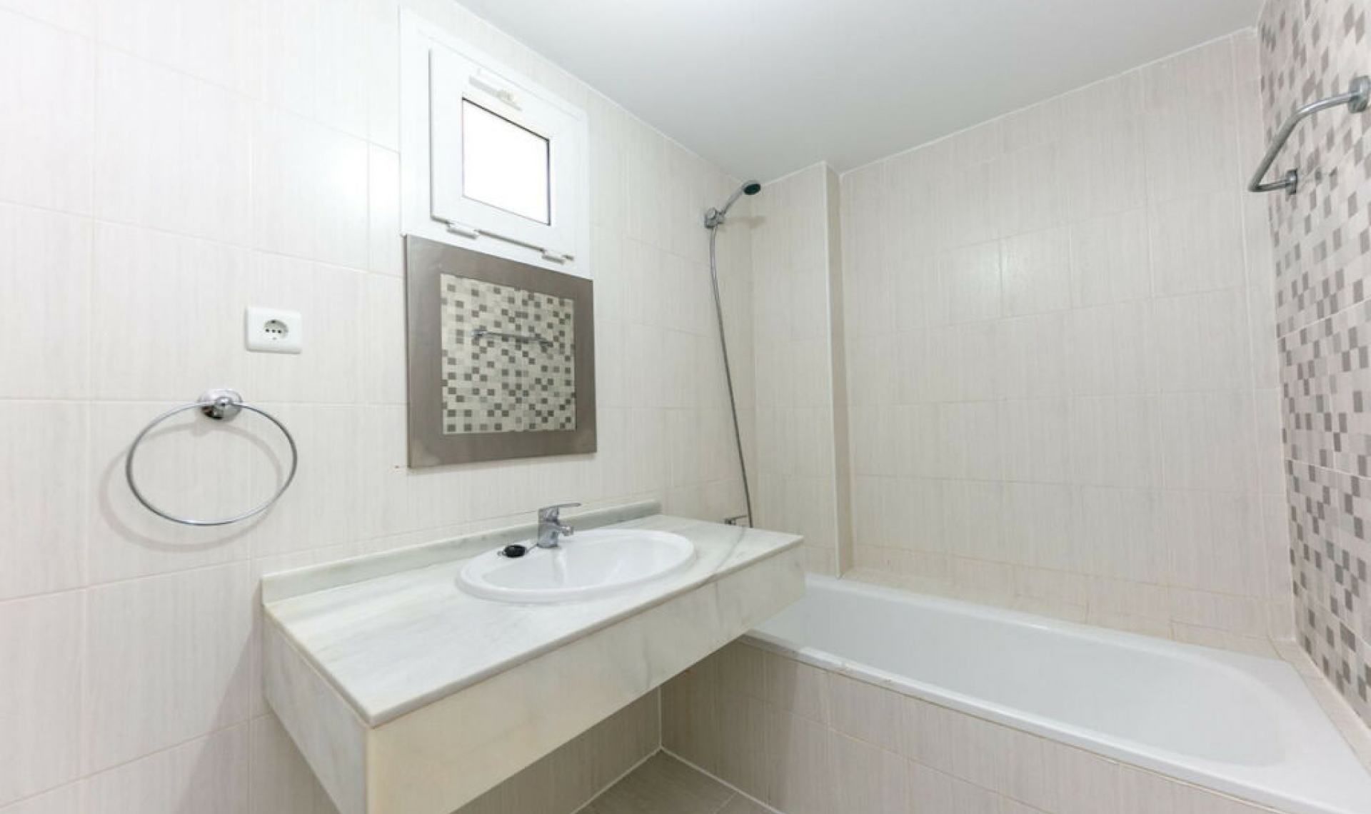 Resale - Apartment -
Torrequebrada
