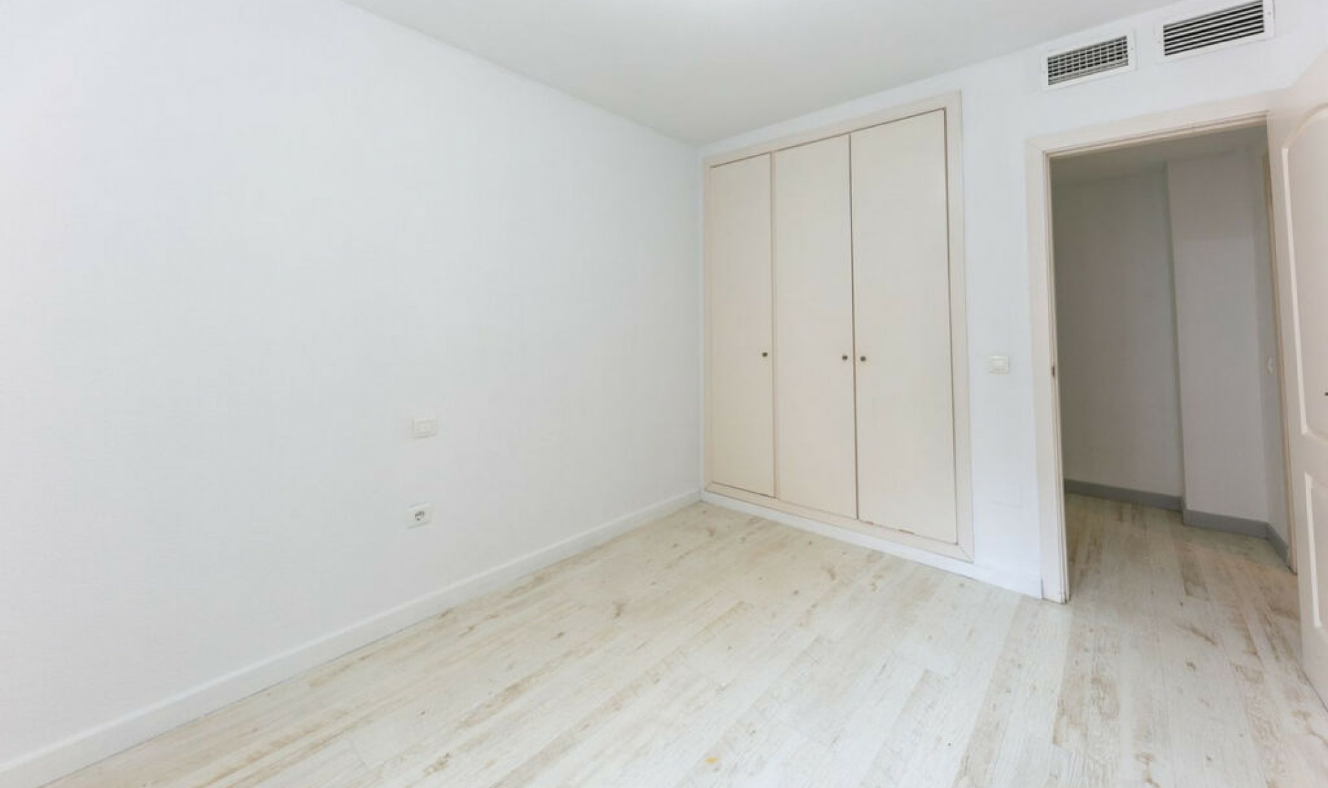 Resale - Apartment -
Torrequebrada
