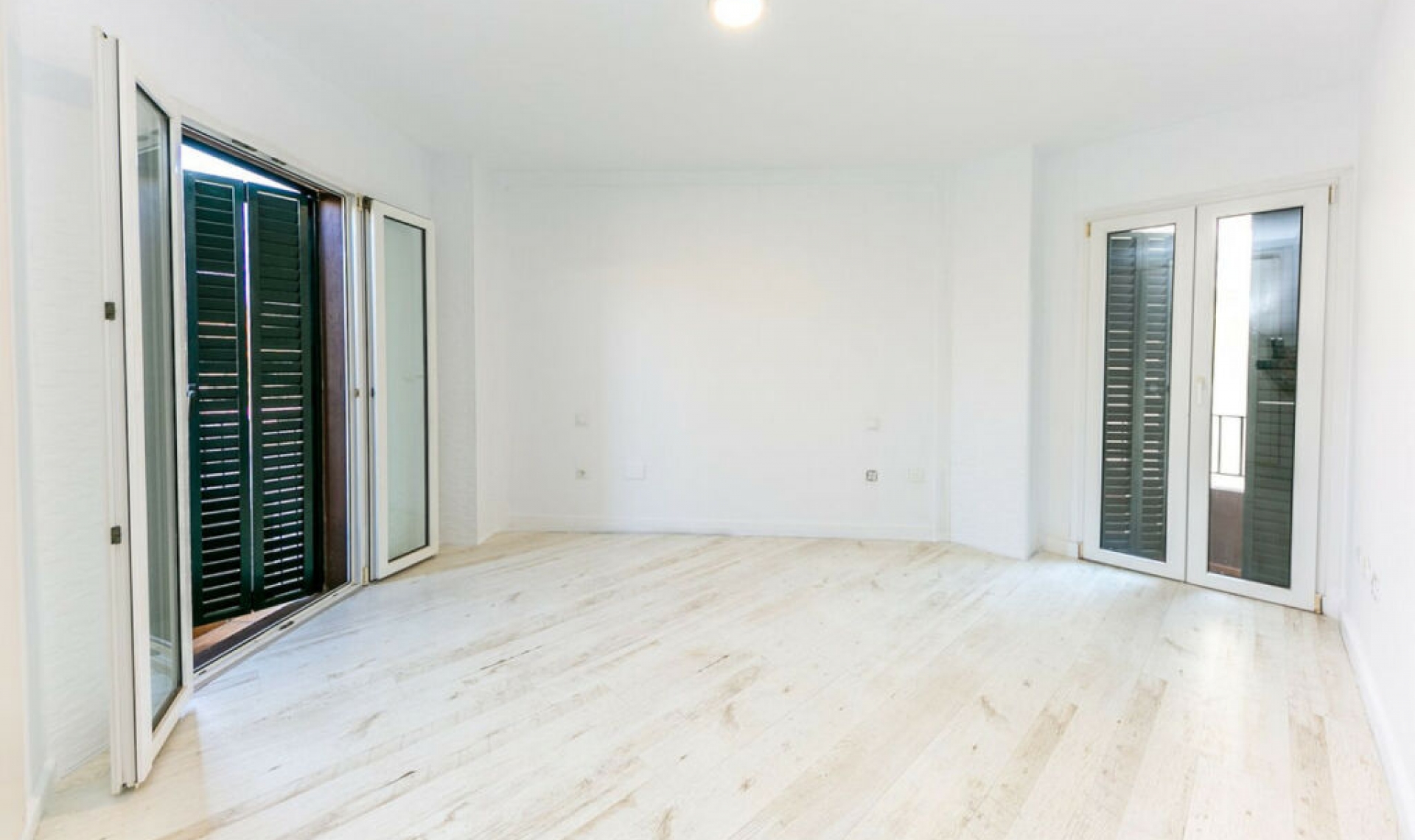 Resale - Apartment -
Torrequebrada