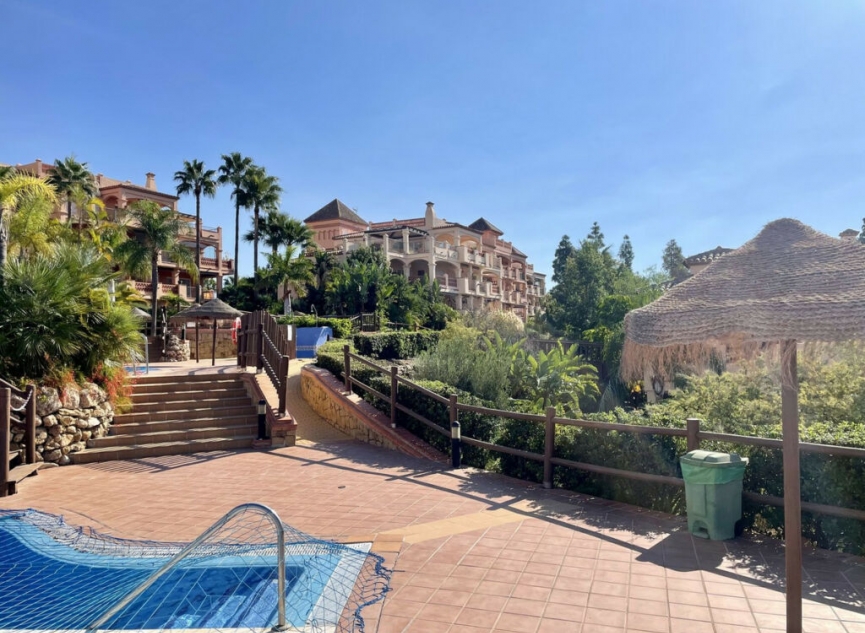 Resale - Apartment -
Torrequebrada