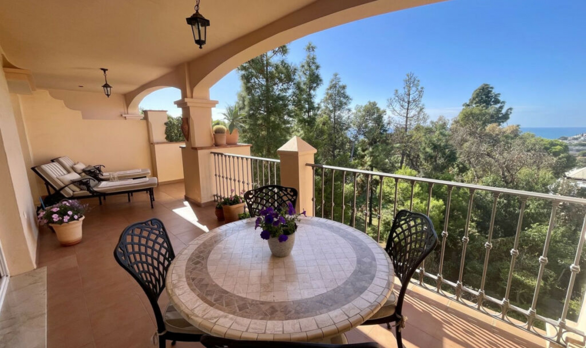 Resale - Apartment -
Torrequebrada
