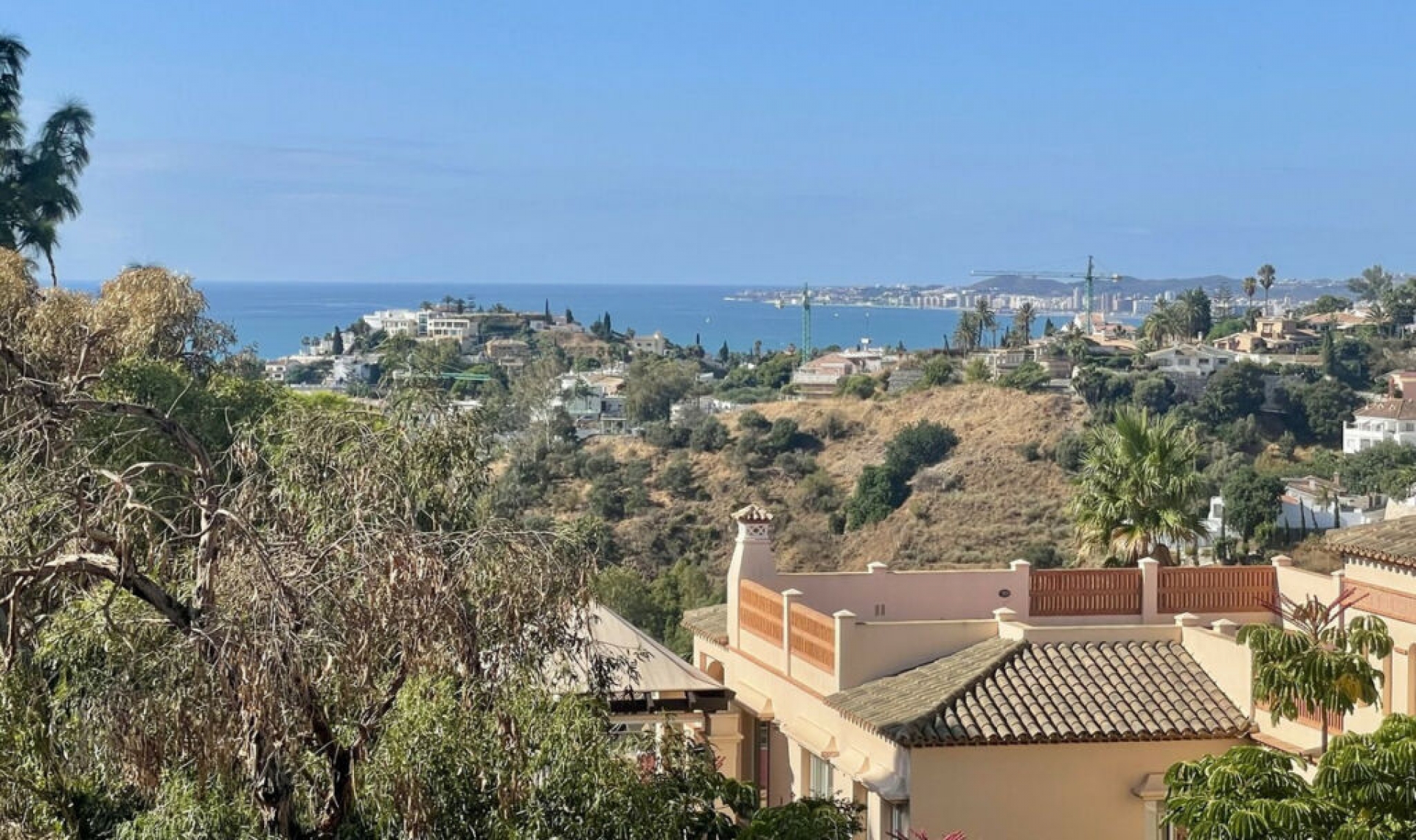 Resale - Apartment -
Torrequebrada
