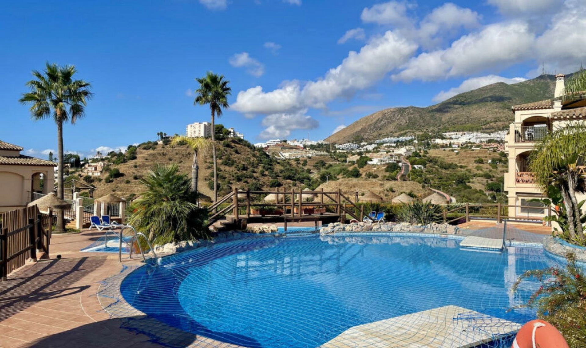 Resale - Apartment -
Torrequebrada