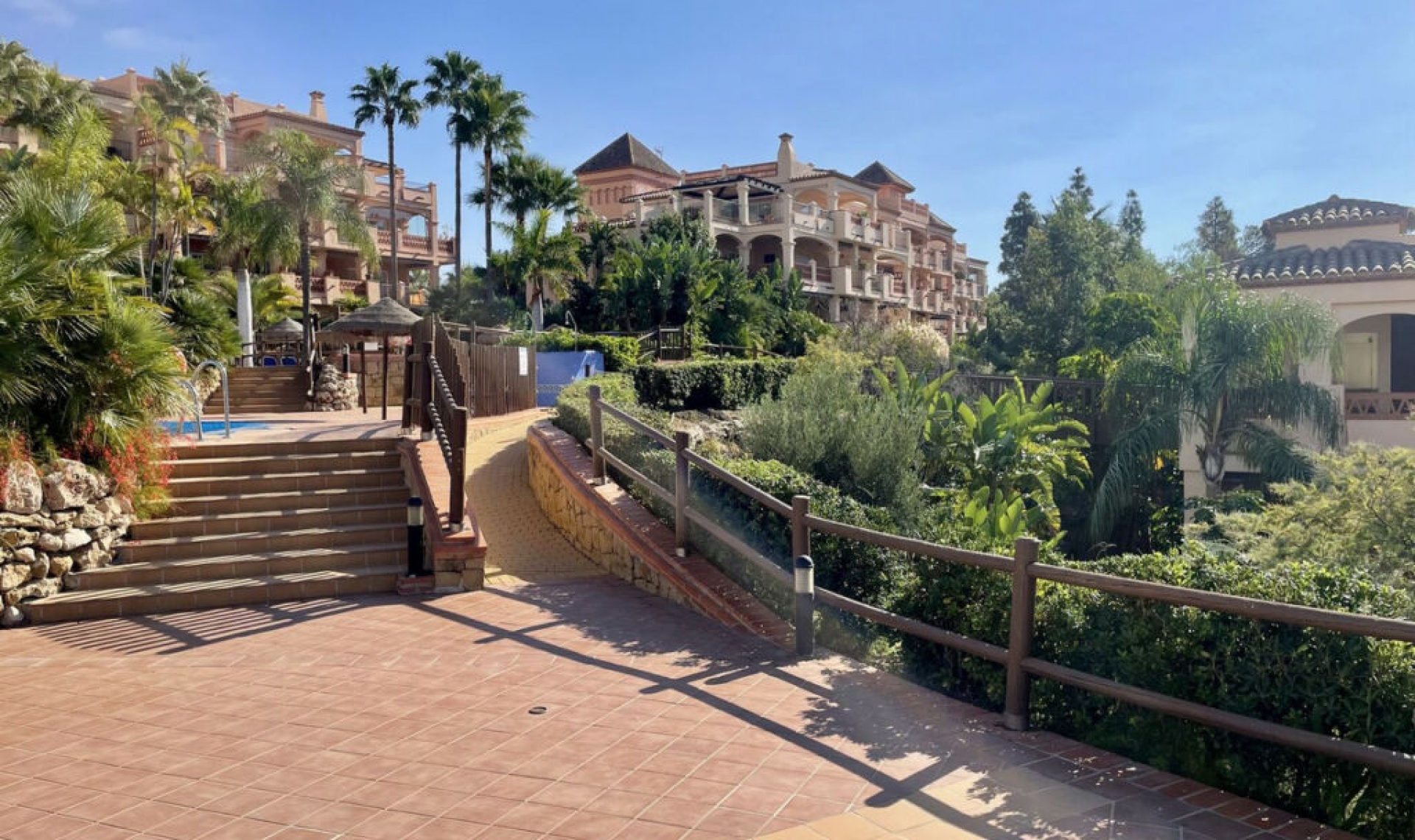 Resale - Apartment -
Torrequebrada