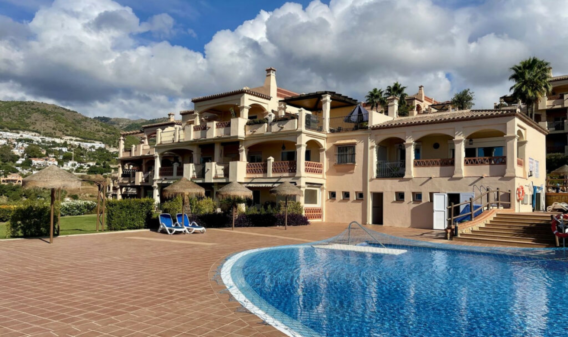 Resale - Apartment -
Torrequebrada