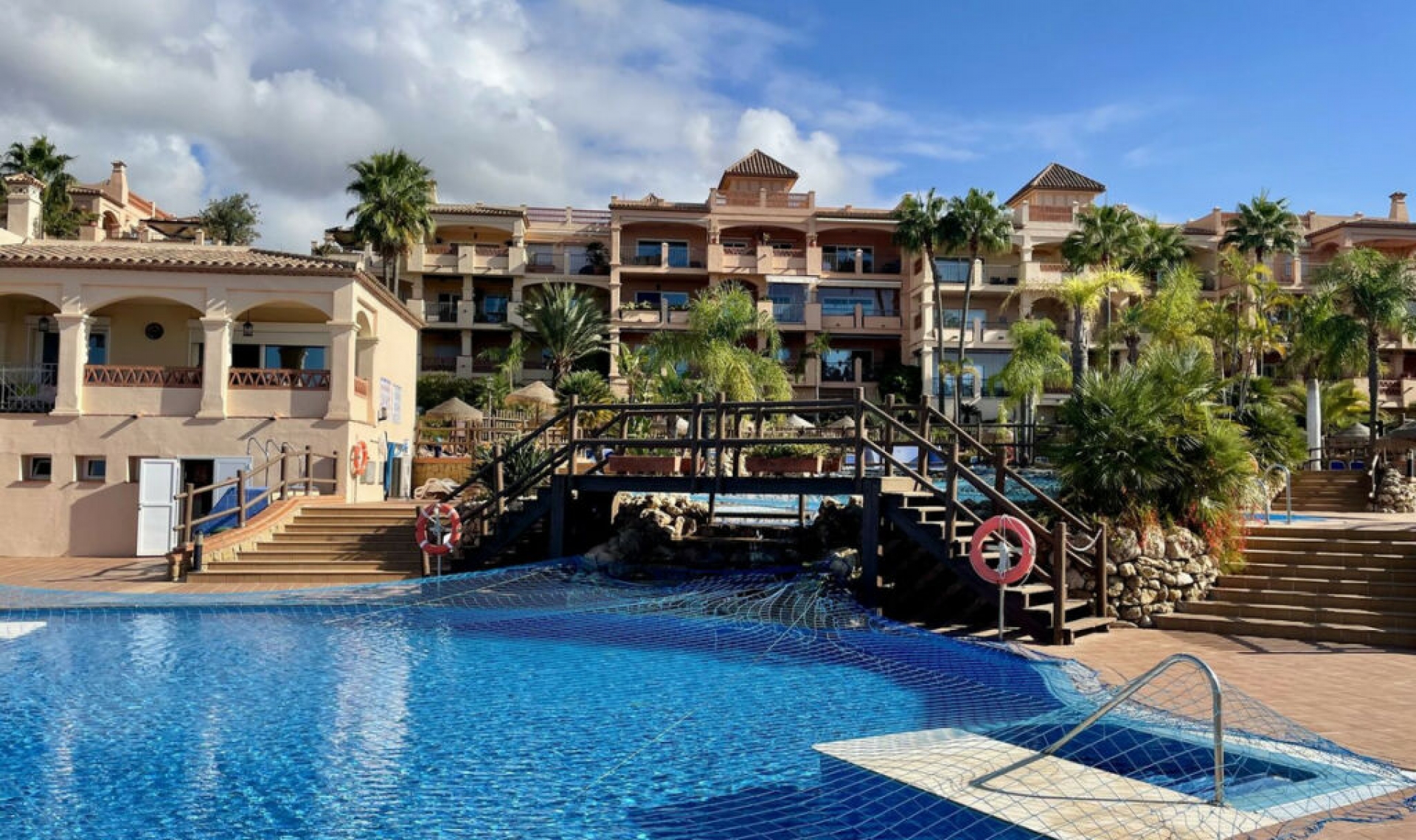 Resale - Apartment -
Torrequebrada