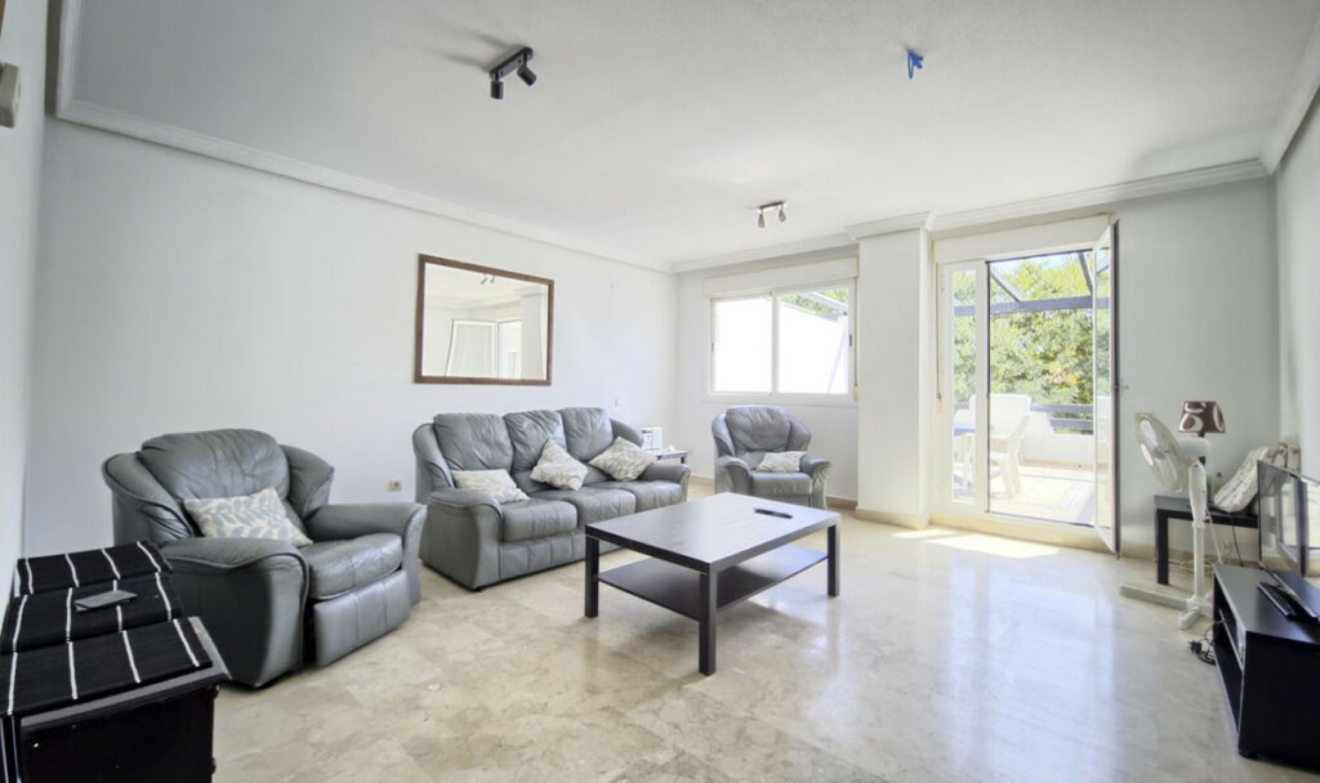 Resale - Apartment -
Torrequebrada