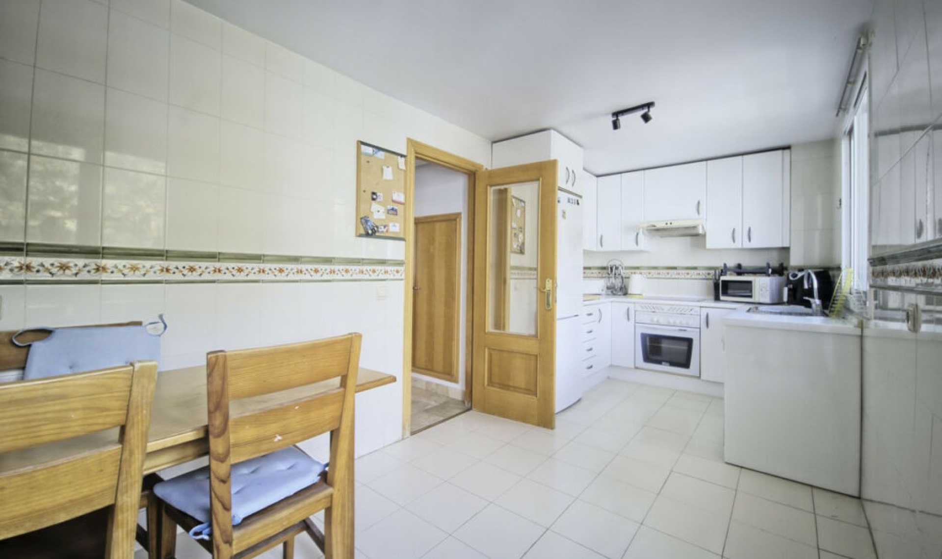 Resale - Apartment -
Torrequebrada