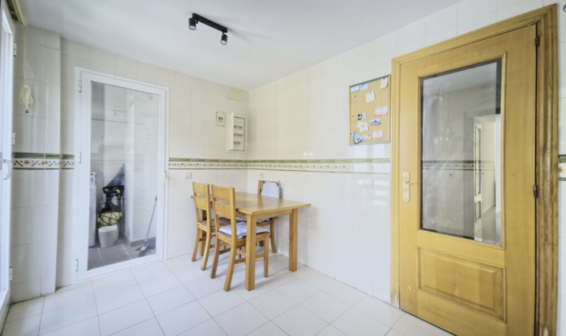Resale - Apartment -
Torrequebrada