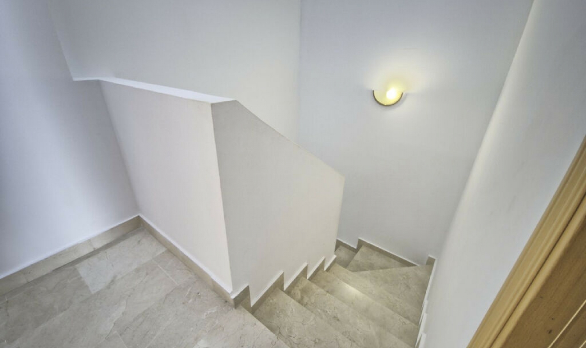 Resale - Apartment -
Torrequebrada