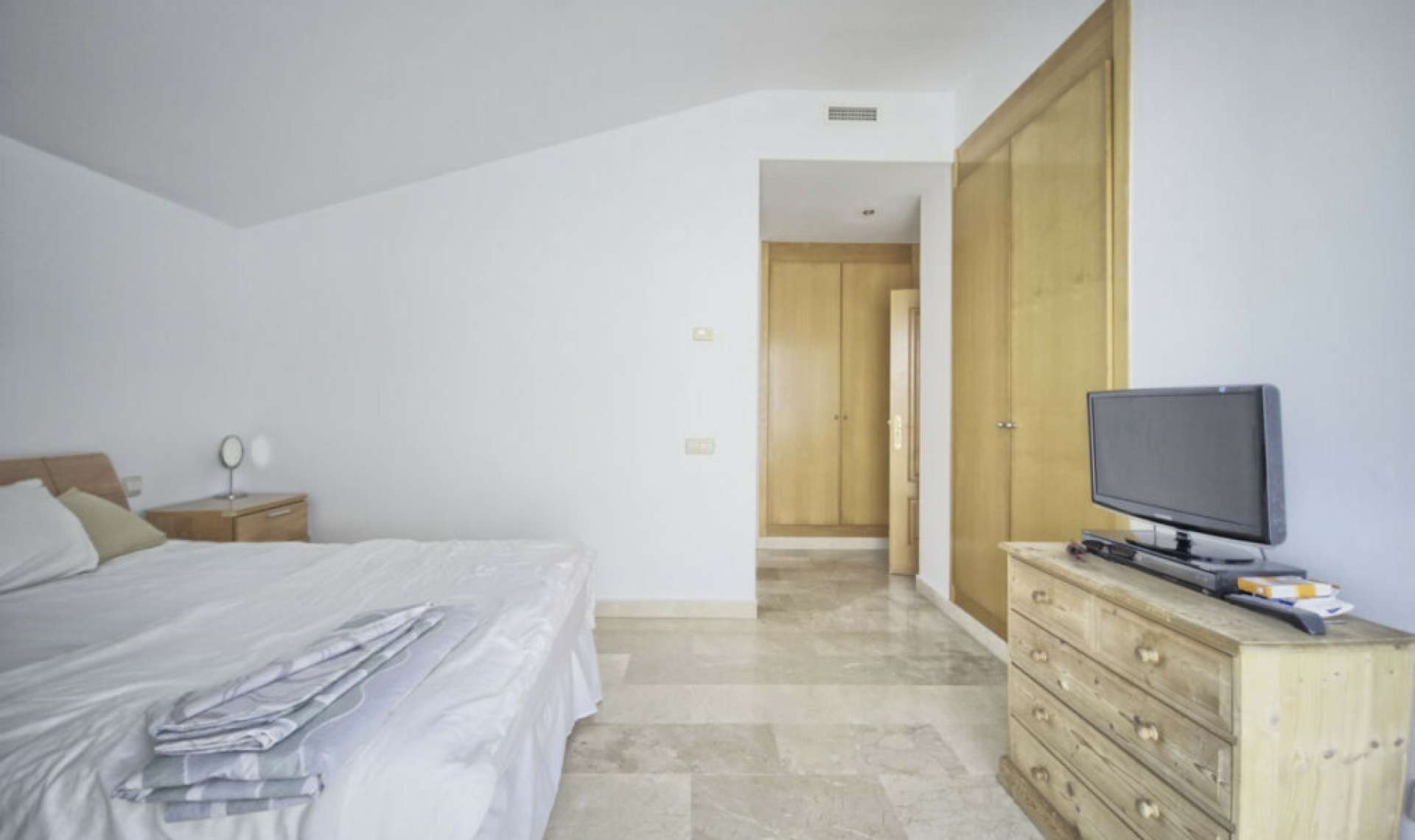 Resale - Apartment -
Torrequebrada