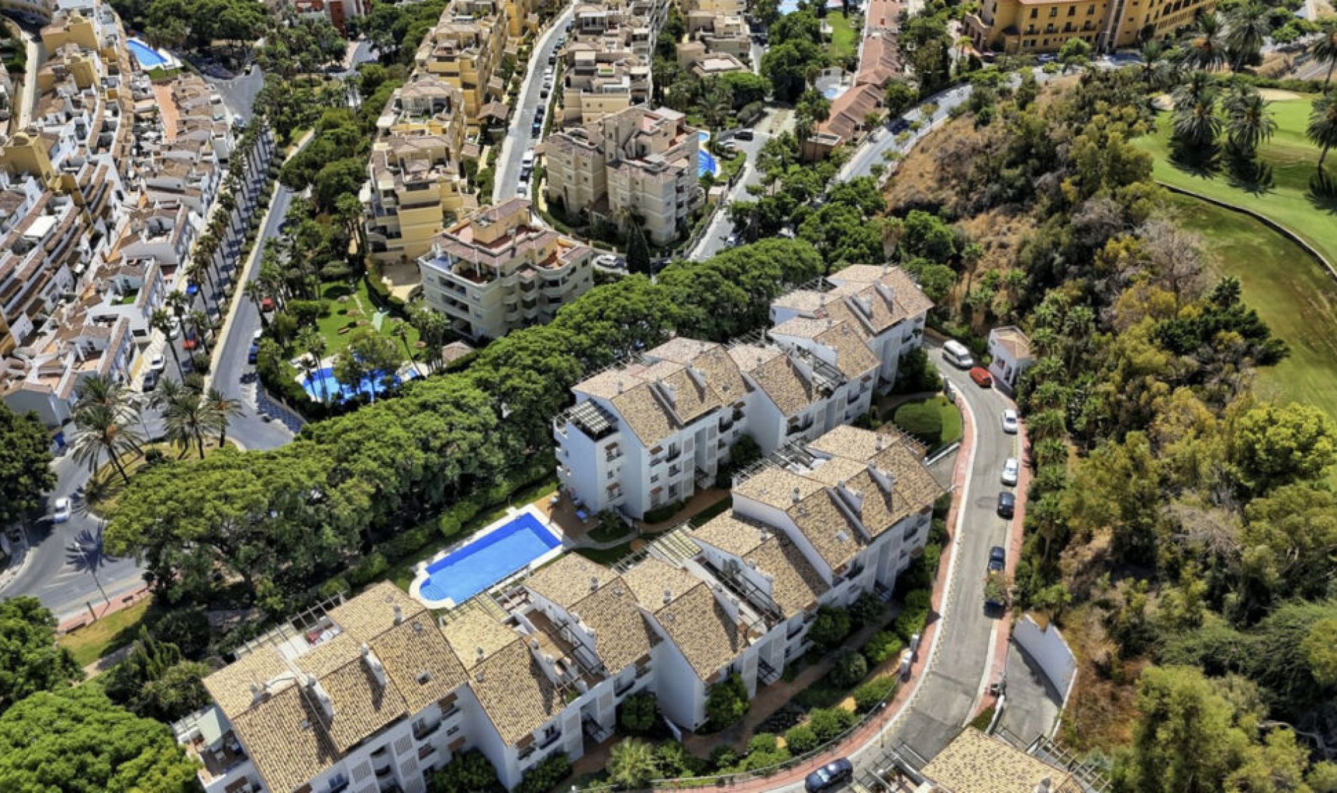 Resale - Apartment -
Torrequebrada