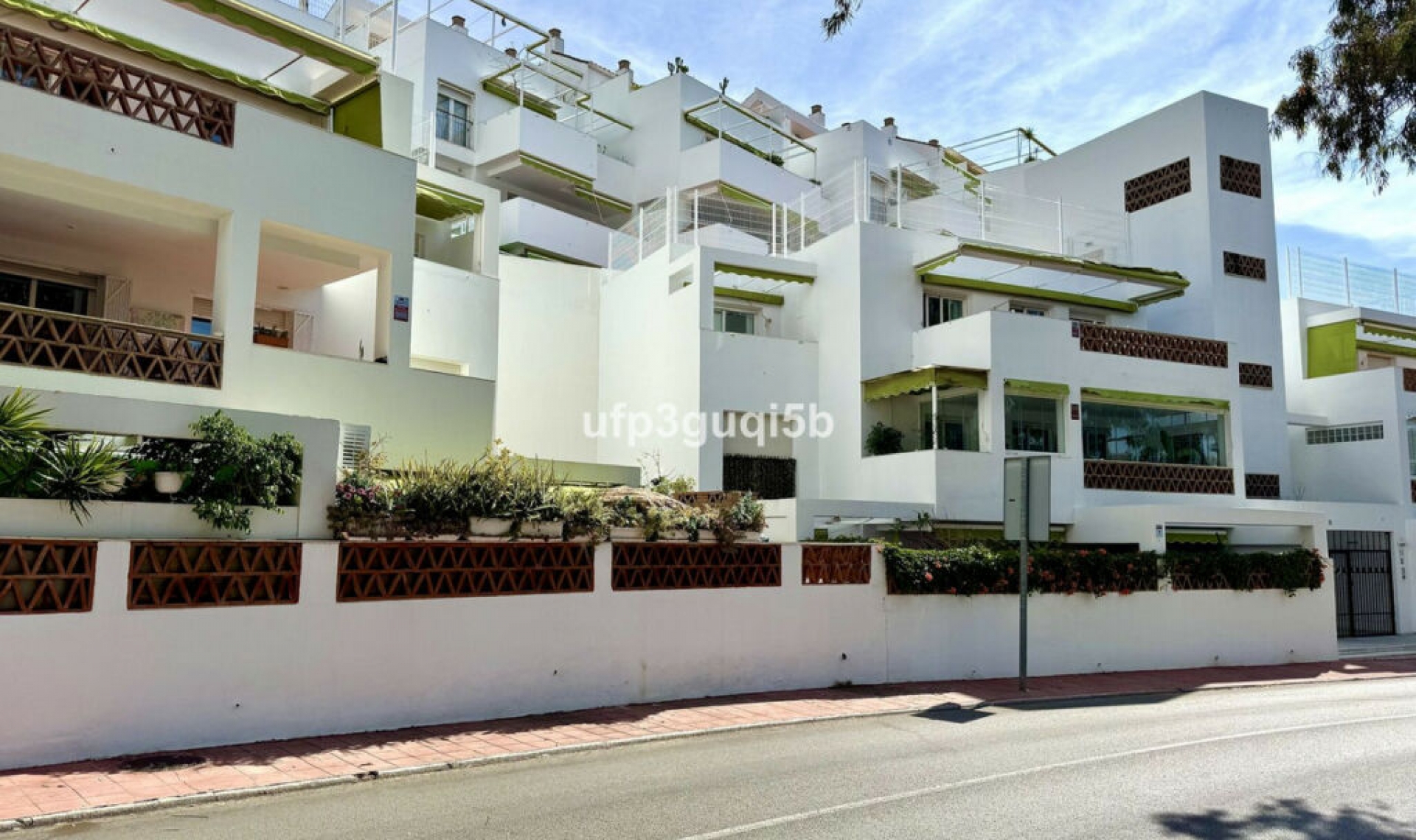 Resale - Apartment -
Torrequebrada