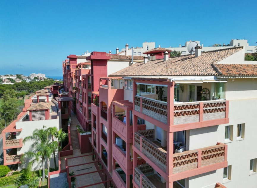 Resale - Apartment -
Torrequebrada