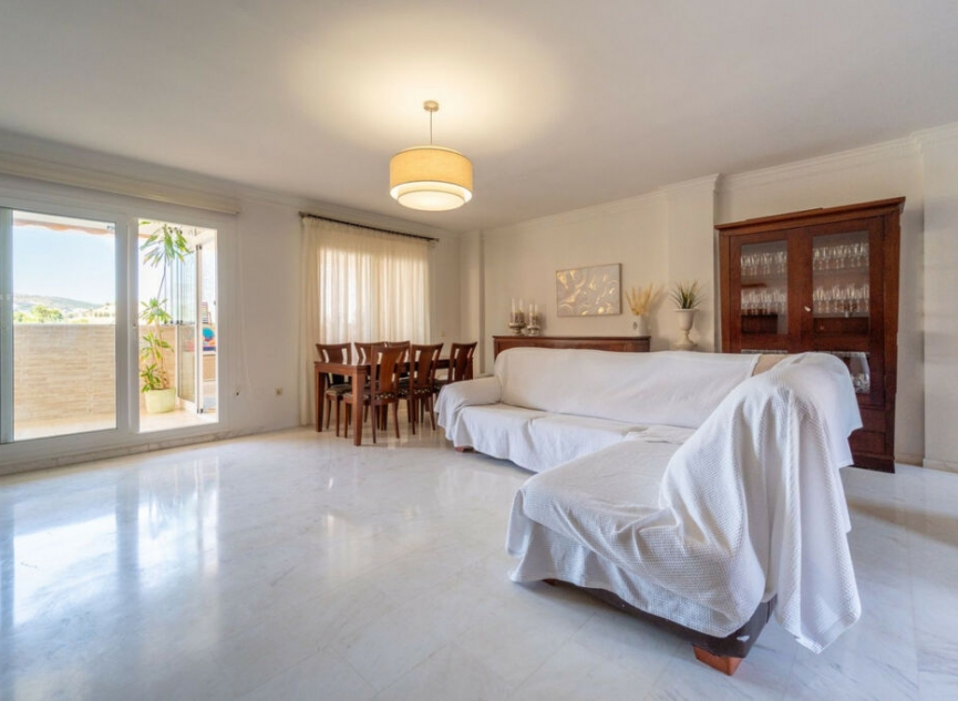 Resale - Apartment -
Torrequebrada