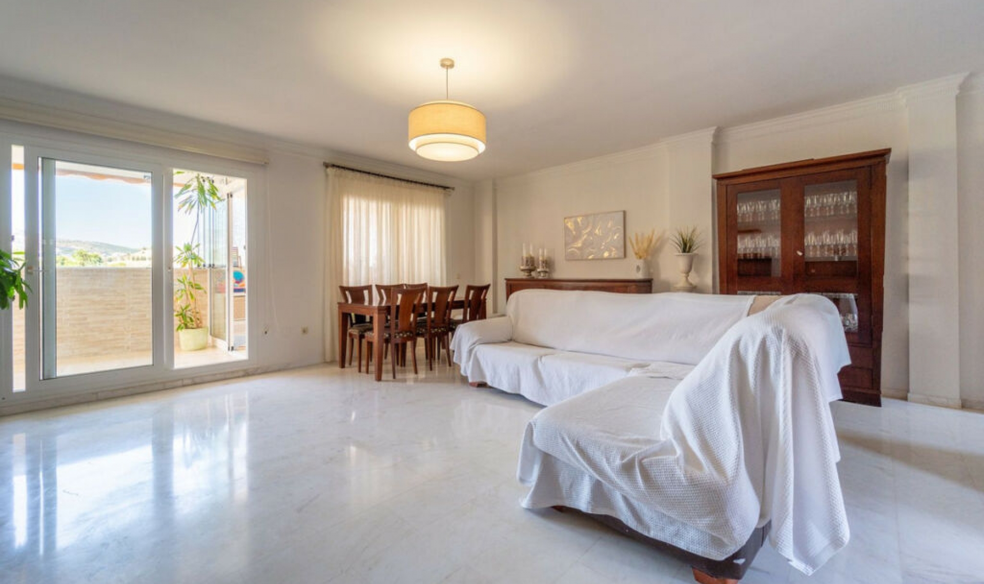 Resale - Apartment -
Torrequebrada