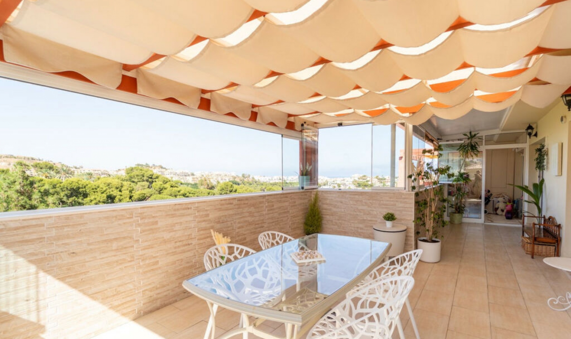Resale - Apartment -
Torrequebrada