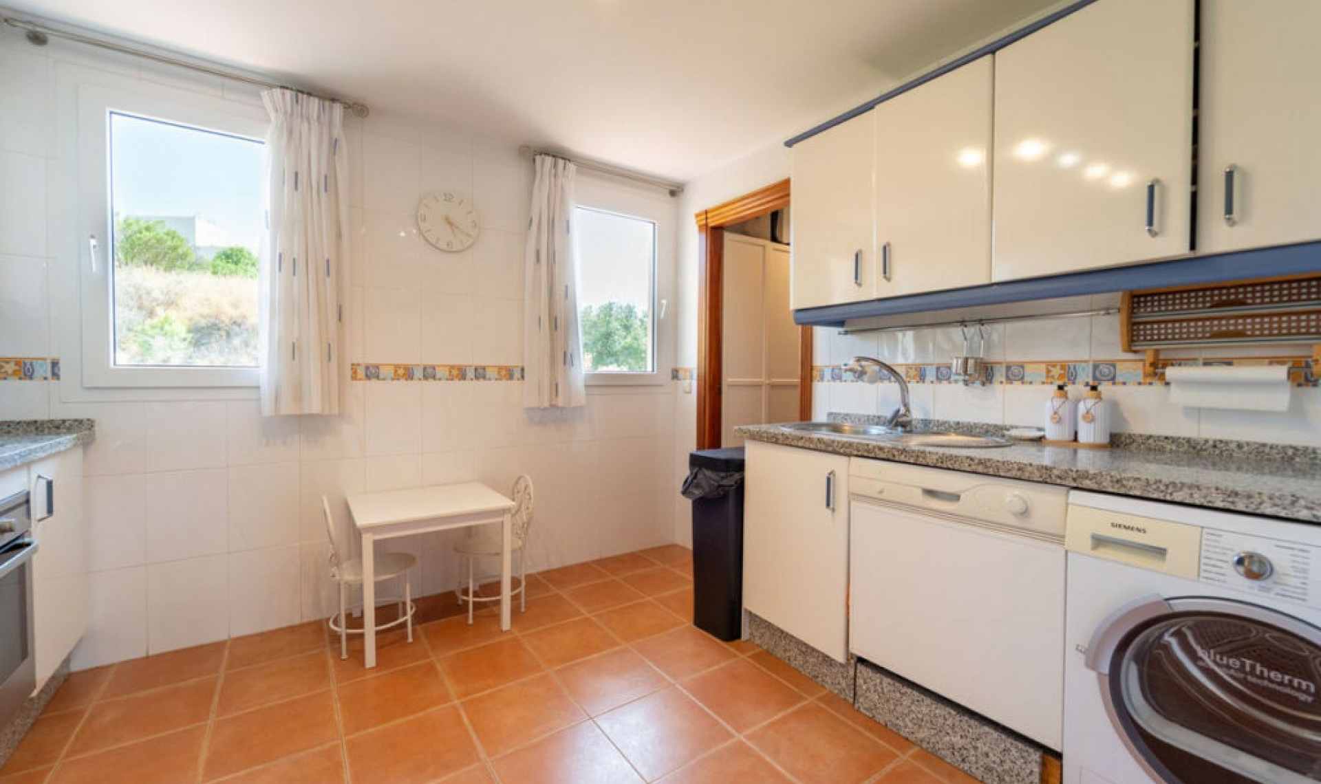 Resale - Apartment -
Torrequebrada