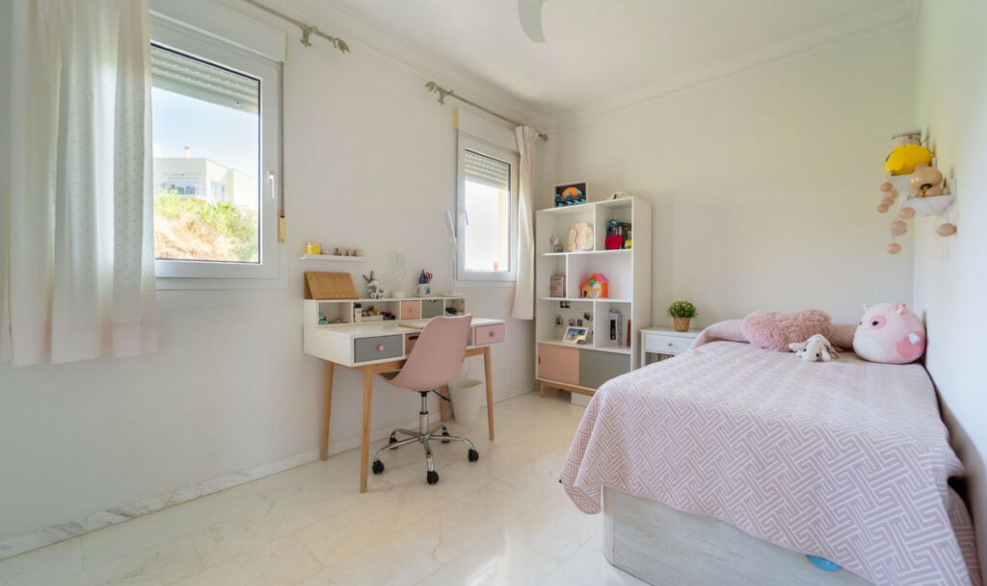 Resale - Apartment -
Torrequebrada