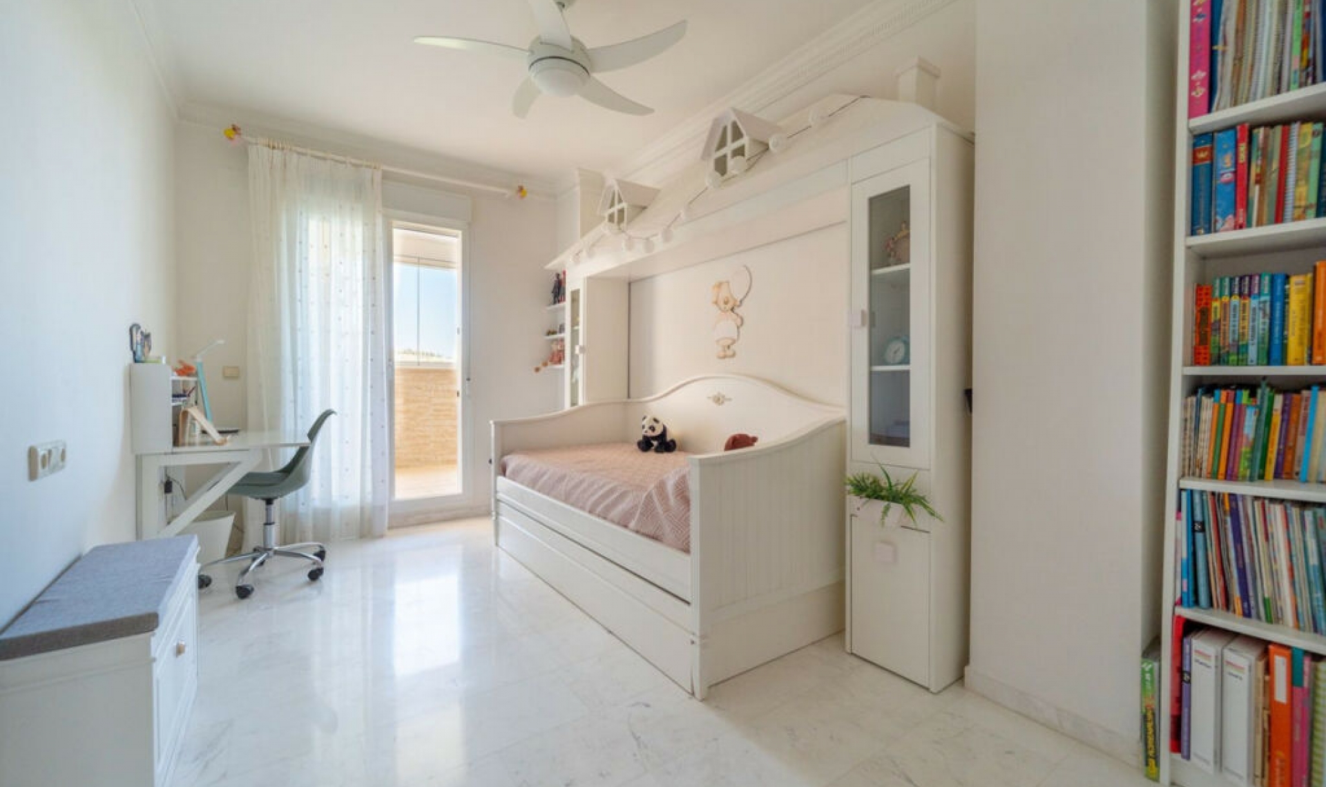 Resale - Apartment -
Torrequebrada