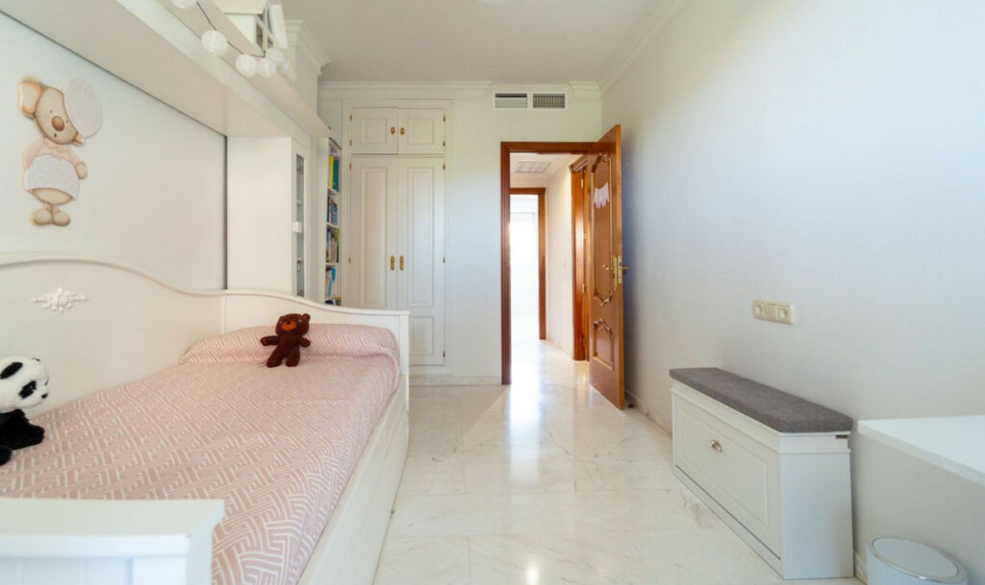 Resale - Apartment -
Torrequebrada