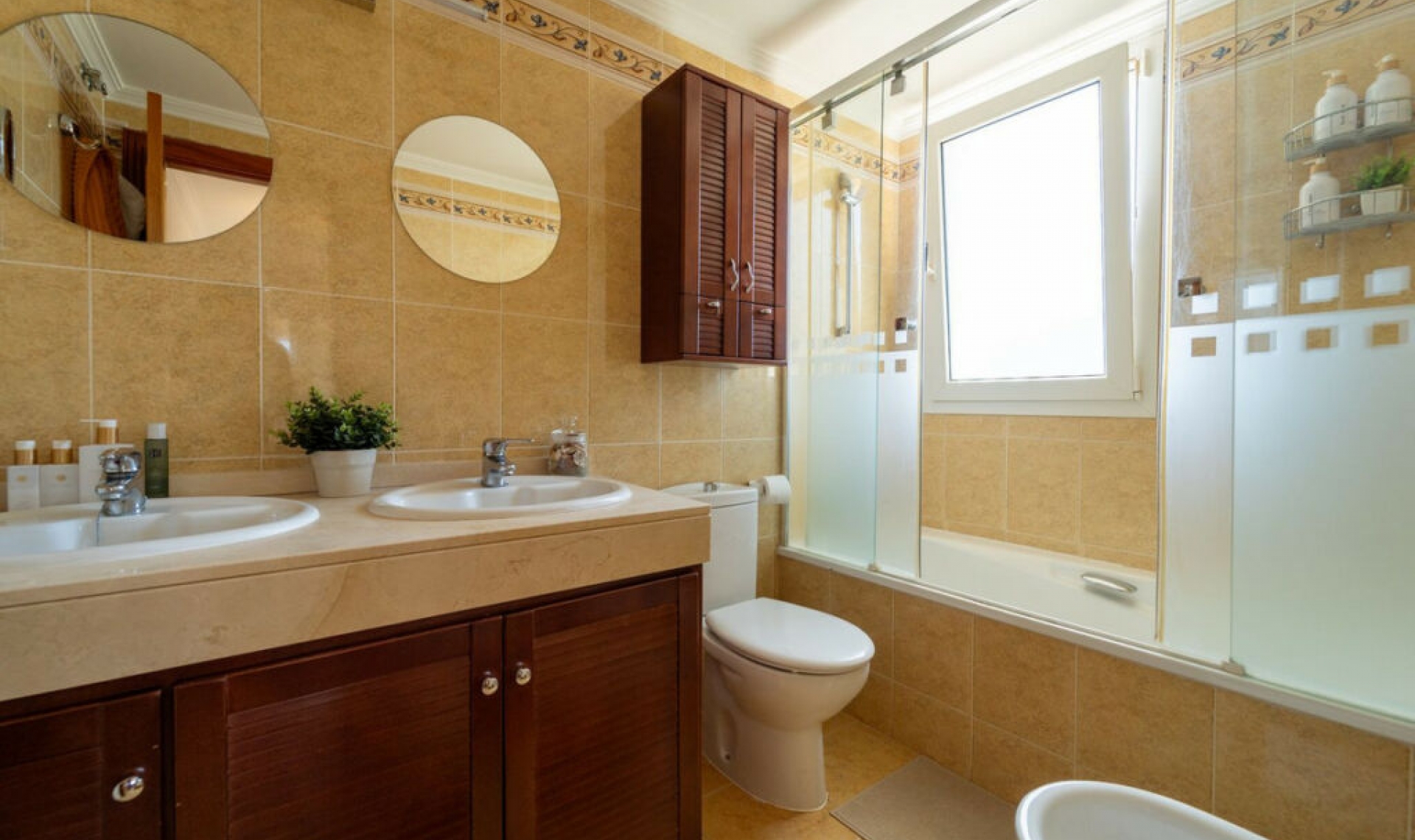 Resale - Apartment -
Torrequebrada