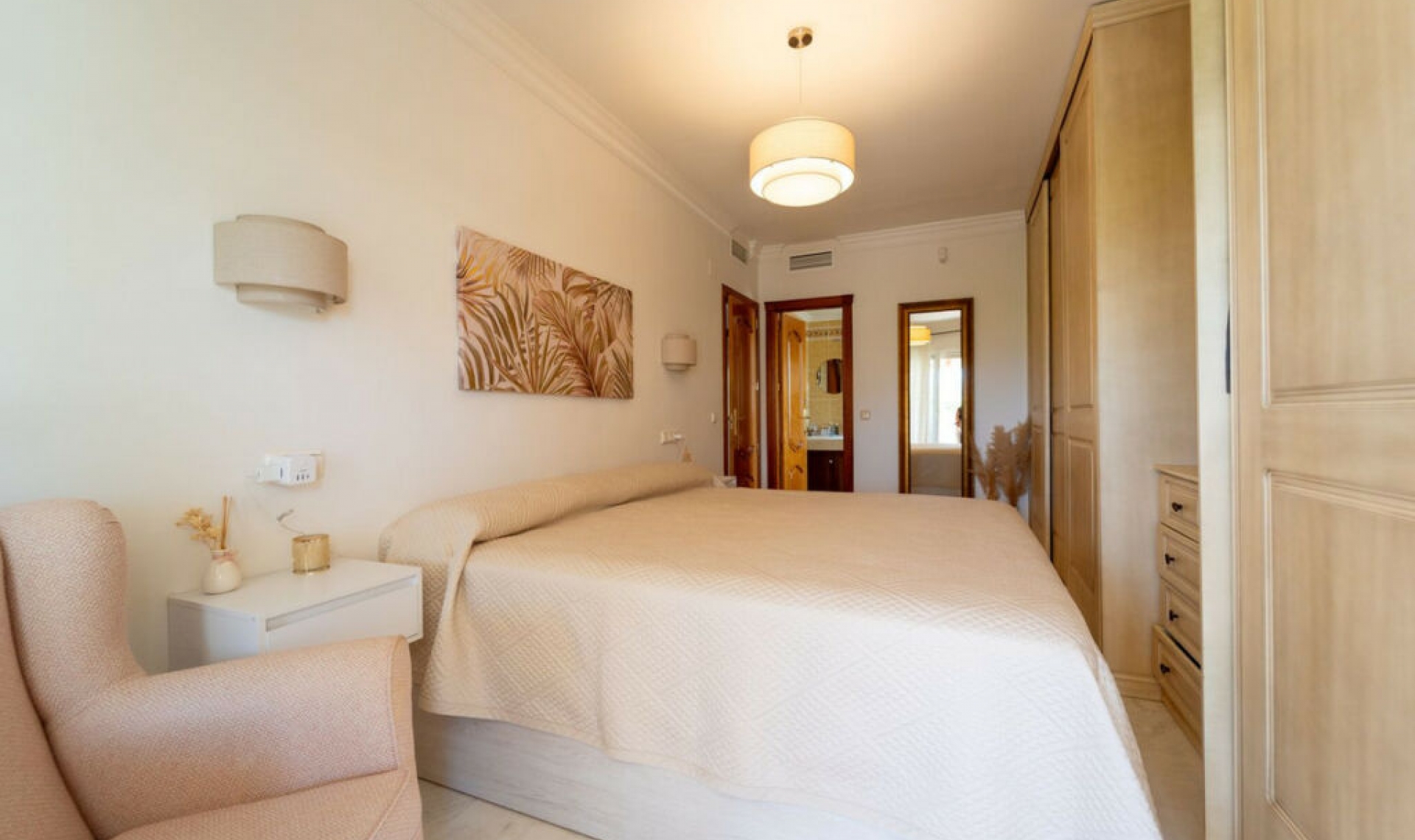 Resale - Apartment -
Torrequebrada