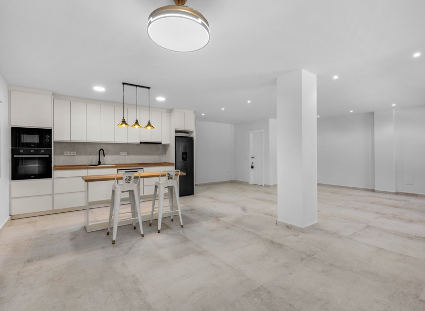 Resale - Apartment -
Torrevieja - Playa del Acequión