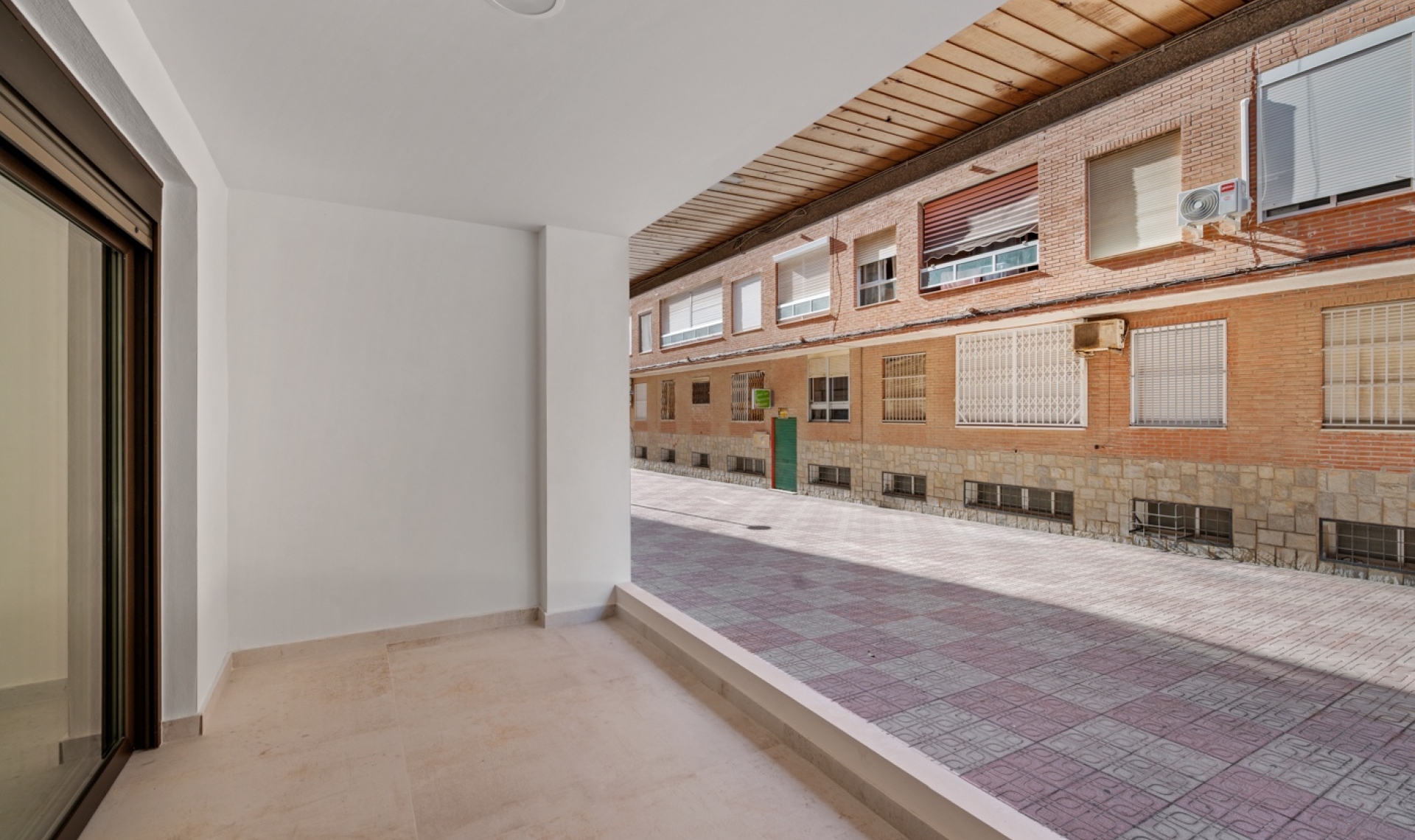 Resale - Apartment -
Torrevieja - Playa del Acequión