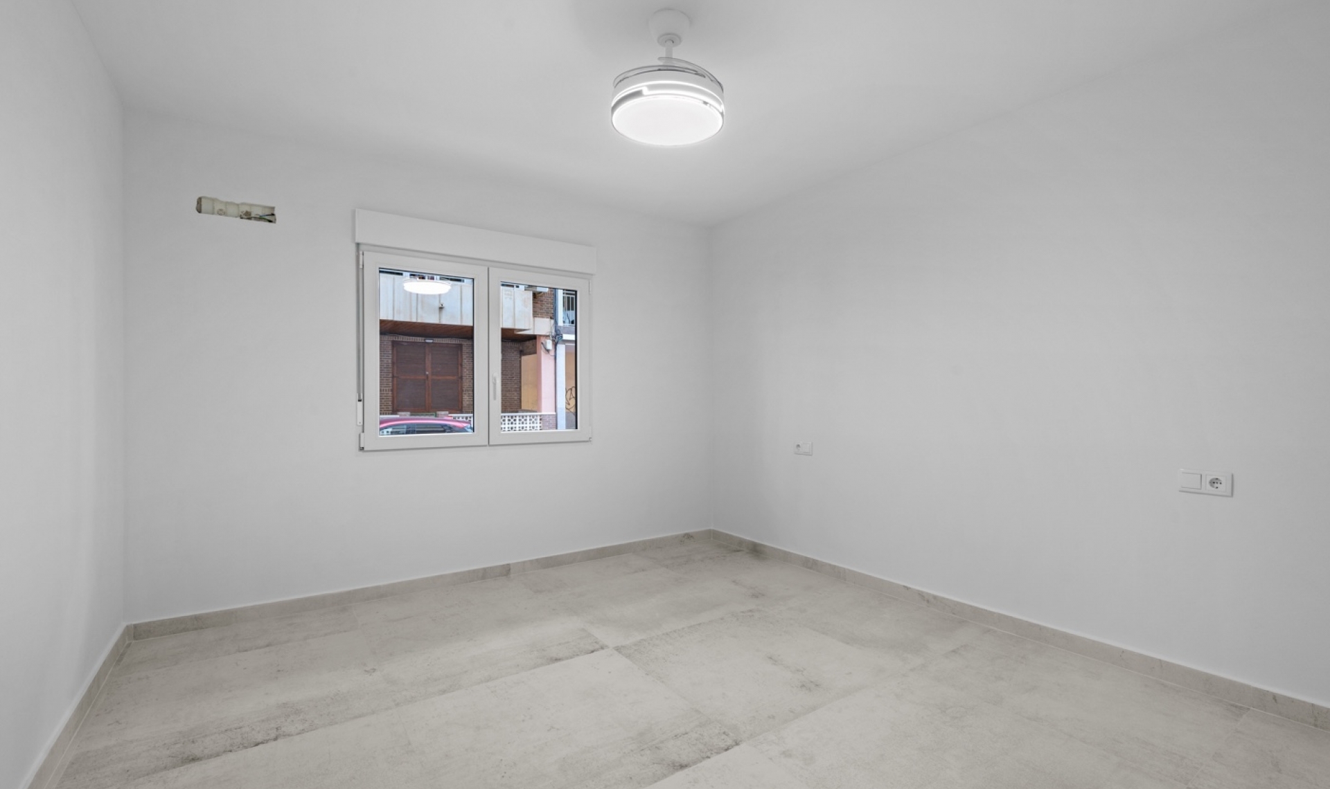 Resale - Apartment -
Torrevieja - Playa del Acequión