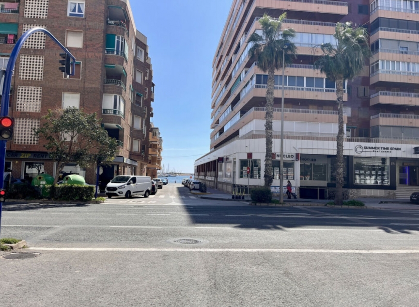 Resale - Apartment -
Torrevieja