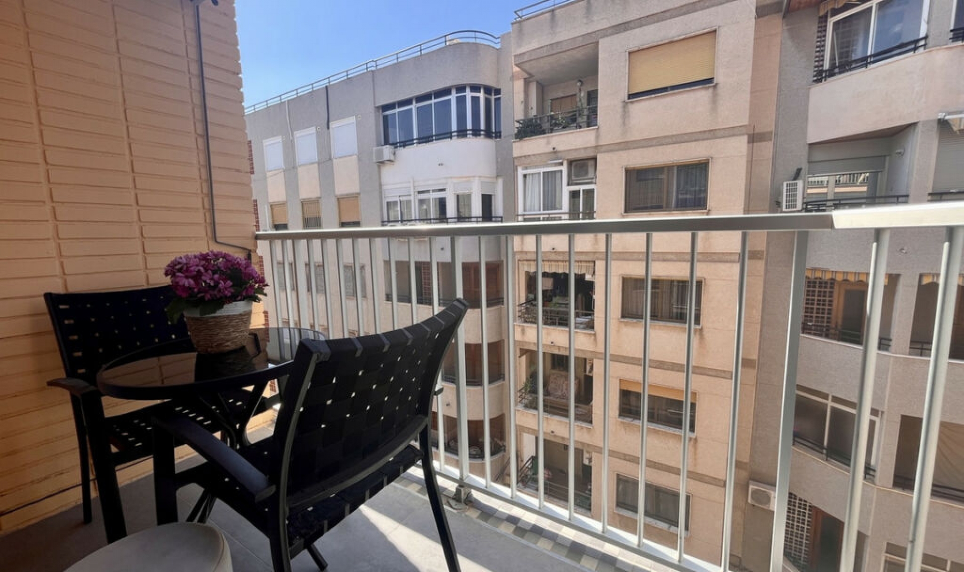 Resale - Apartment -
Torrevieja