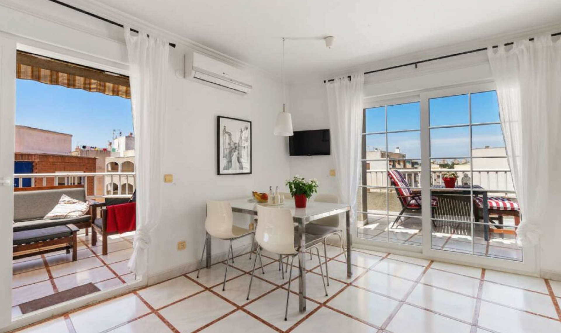 Resale - Apartment -
Torrevieja
