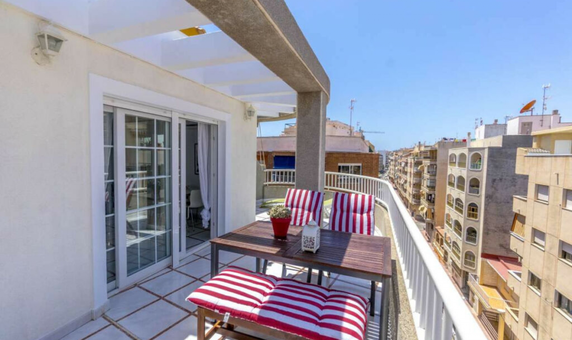 Resale - Apartment -
Torrevieja