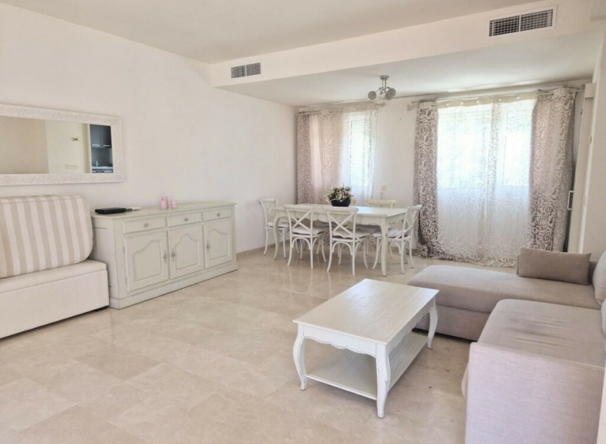 Resale - Apartment -
Valle Romano